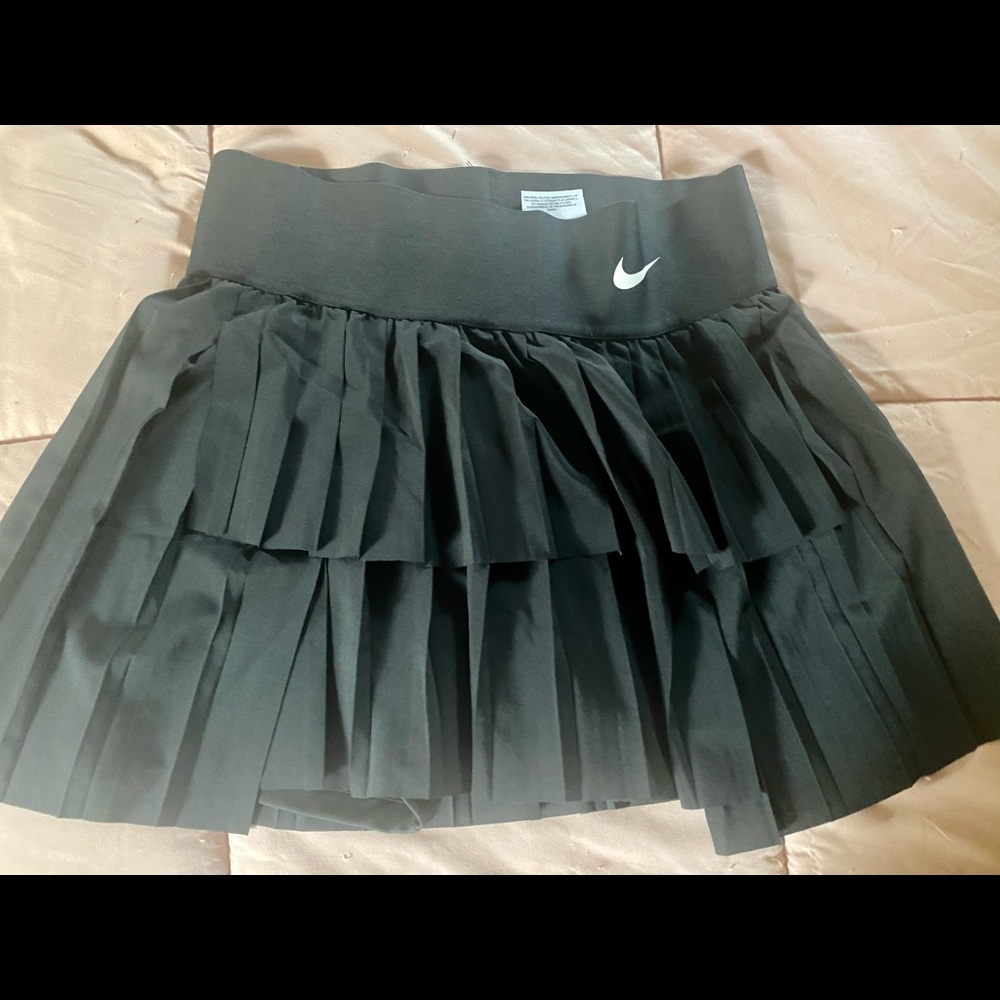 Nike golf skirt. Only worn once.